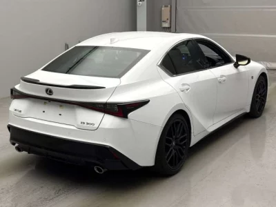 Lexus IS