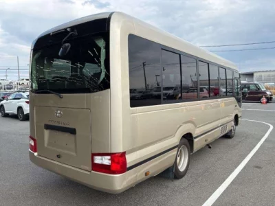 Toyota COASTER