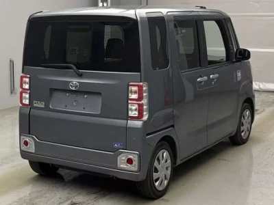 Toyota PIXIS MEGA