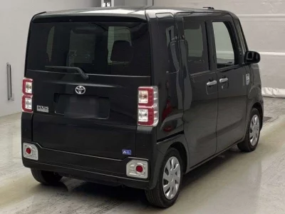 Toyota PIXIS MEGA