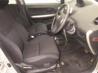 Toyota IST лот № 70048 оценка 3.5  с аукциона в Японии 4