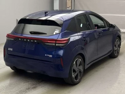 Nissan AURA
