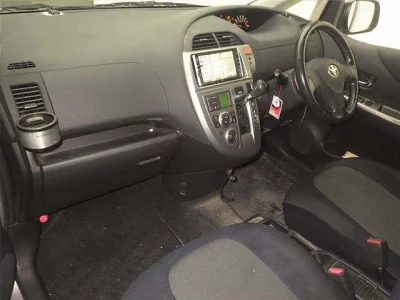 Toyota RACTIS  с аукциона в Японии