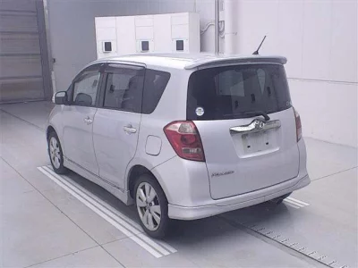 Toyota RACTIS  с аукциона в Японии
