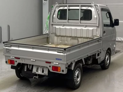 Nissan NT100 Clipper