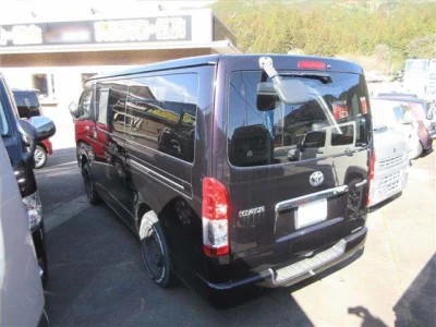 Toyota HiAce Van