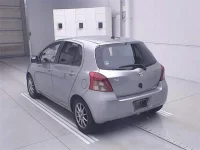 Toyota VITZ лот № 10021 оценка R  с аукциона в Японии 1