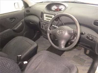 Toyota FUNCARGO лот № 70337 оценка 3.5  с аукциона в Японии 2