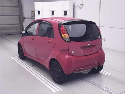 Mitsubishi i