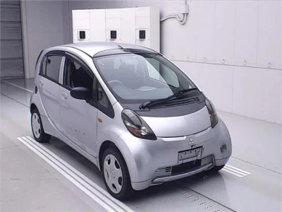 Mitsubishi i