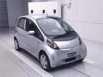 Mitsubishi i