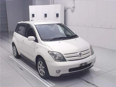 Toyota IST