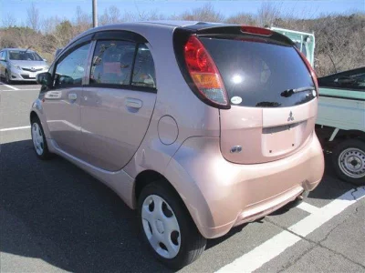 Mitsubishi i