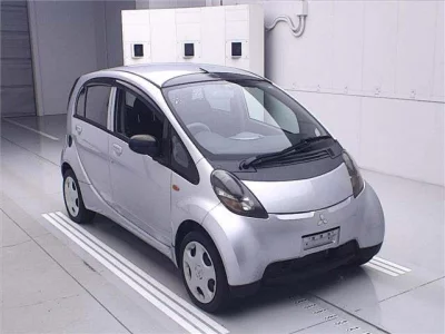 Mitsubishi i
