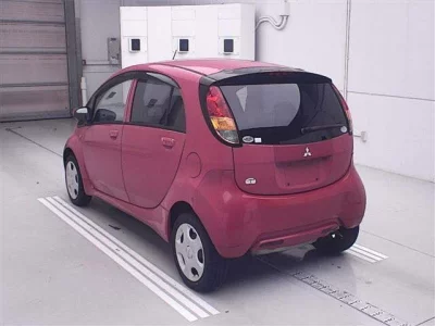 Mitsubishi i
