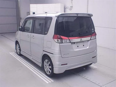 Mitsubishi Delica D:2