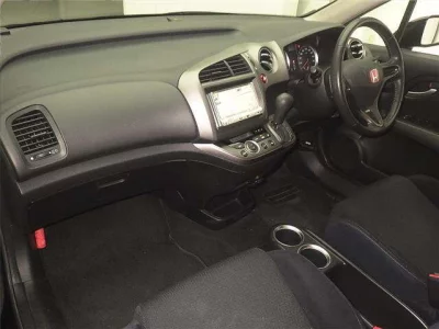 Honda STREAM  с аукциона в Японии