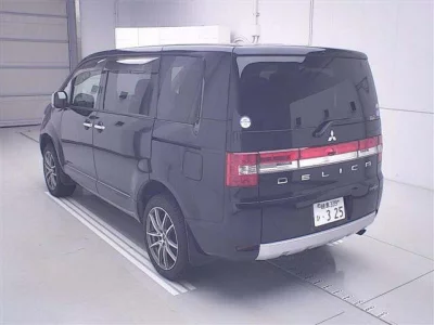 Mitsubishi Delica D:5