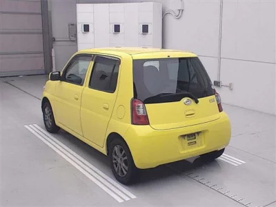 Daihatsu Esse