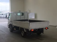 Toyota DYNA лот № 1421 оценка 2  с аукциона в Японии 1