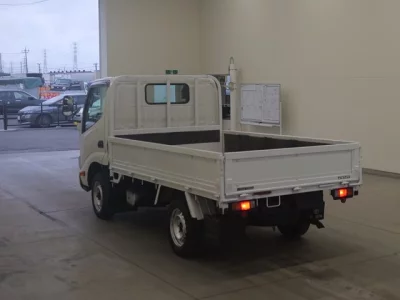 Toyota DYNA  с аукциона в Японии