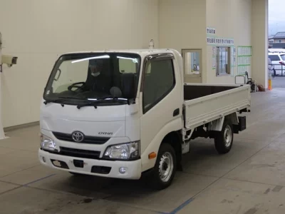 Toyota DYNA  с аукциона в Японии