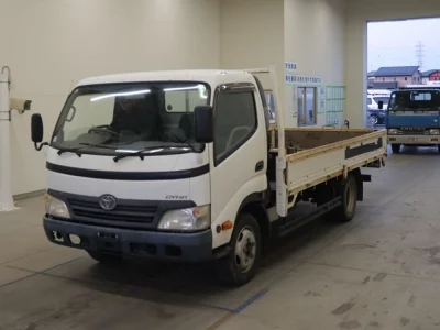 Toyota DYNA  с аукциона в Японии