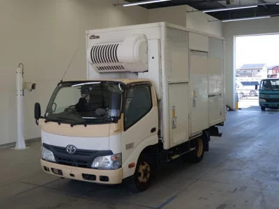 Toyota DYNA  с аукциона в Японии