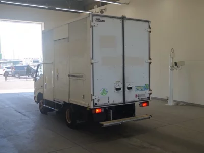 Toyota DYNA  с аукциона в Японии