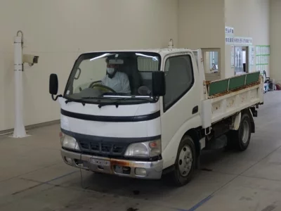 Toyota DYNA  с аукциона в Японии