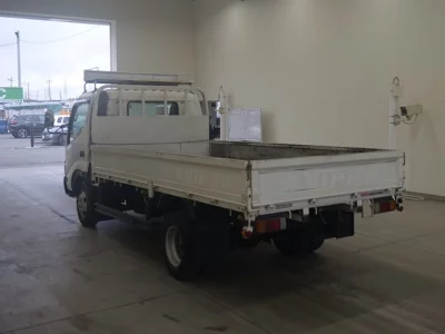 Toyota DYNA  с аукциона в Японии
