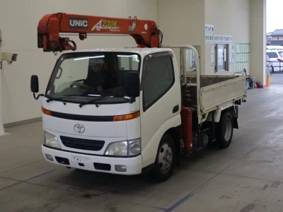 Toyota DYNA  с аукциона в Японии