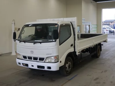 Toyota DYNA  с аукциона в Японии