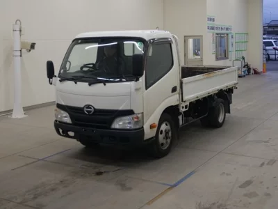 Toyota DYNA  с аукциона в Японии