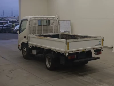 Toyota DYNA  с аукциона в Японии