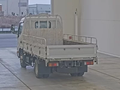 Toyota DYNA  с аукциона в Японии