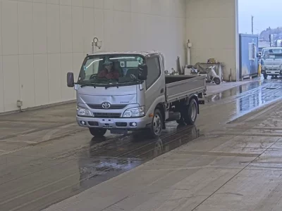Toyota DYNA  с аукциона в Японии