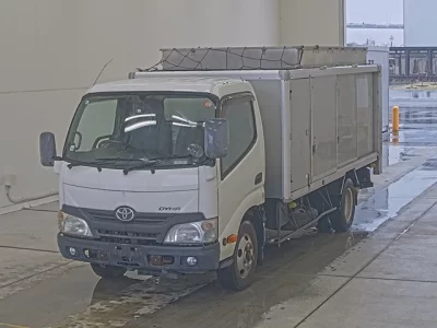 Toyota DYNA  с аукциона в Японии