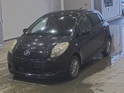 Toyota VITZ  с аукциона в Японии