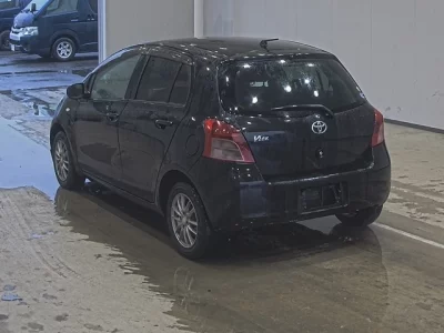 Toyota VITZ  с аукциона в Японии
