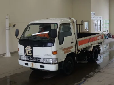 Toyota DYNA  с аукциона в Японии