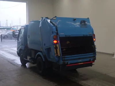 Toyota DYNA  с аукциона в Японии