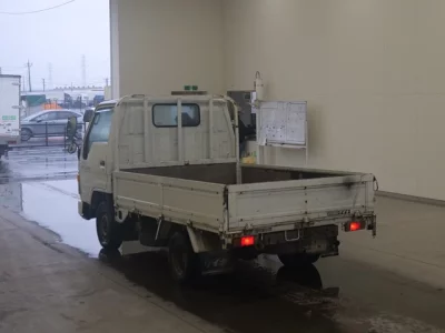 Toyota DYNA  с аукциона в Японии