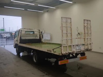 Toyota DYNA  с аукциона в Японии