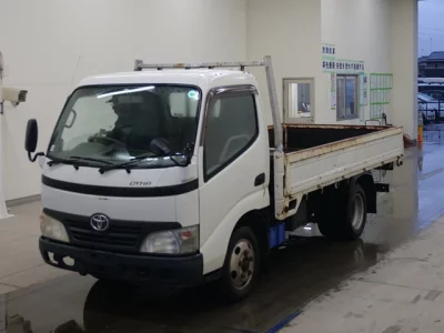 Toyota DYNA  с аукциона в Японии