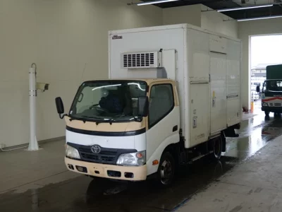 Toyota DYNA  с аукциона в Японии