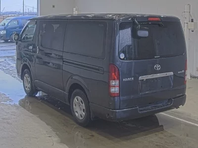 Toyota HiAce Van