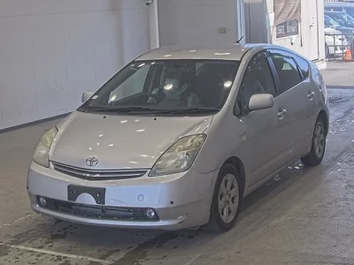 Toyota Prius  с аукциона в Японии