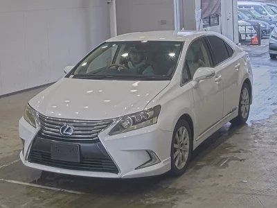 Lexus HS  с аукциона в Японии