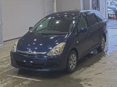 Toyota WISH  с аукциона в Японии